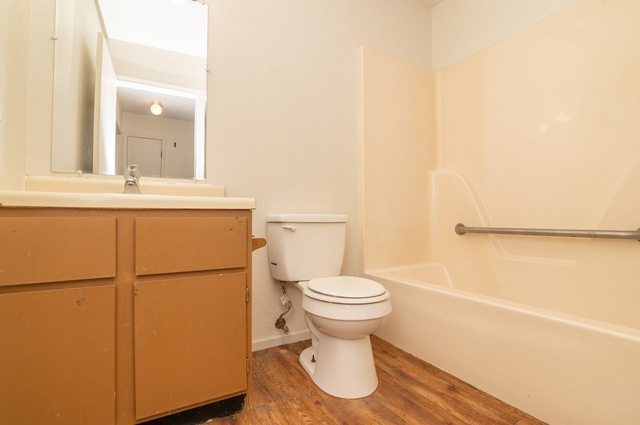 4819 Marion Street - Photo 4 of 11