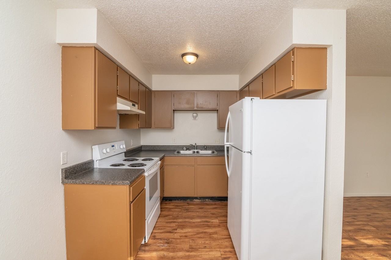 4819 Marion Street - Photo 5 of 11