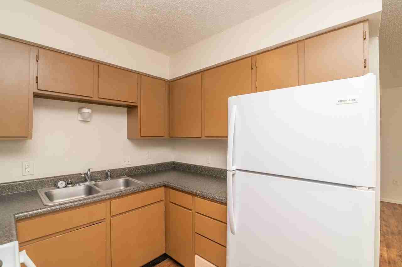 4819 Marion Street - Photo 7 of 11