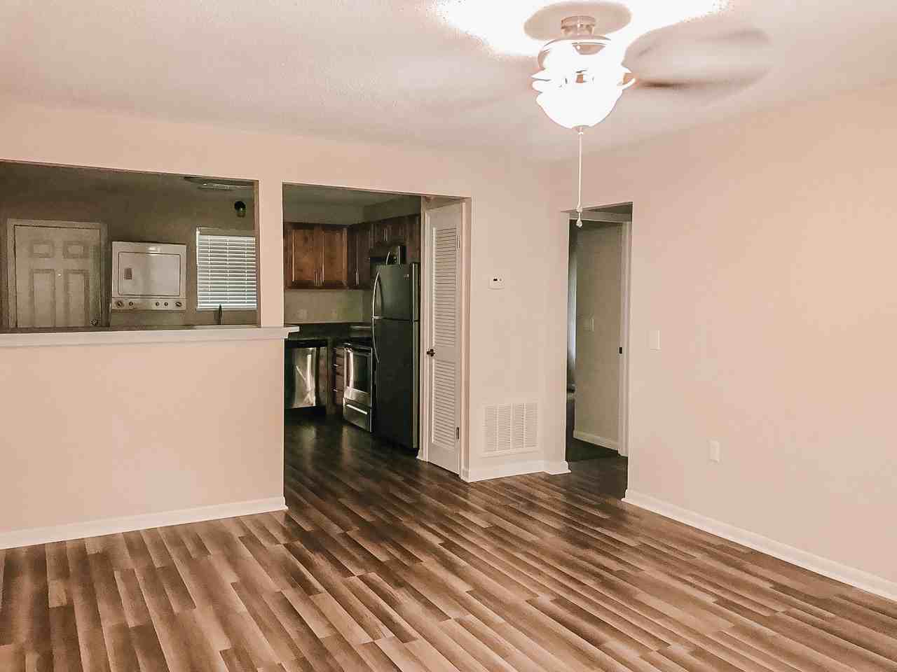 235 Vista Cr - Photo 2 of 9