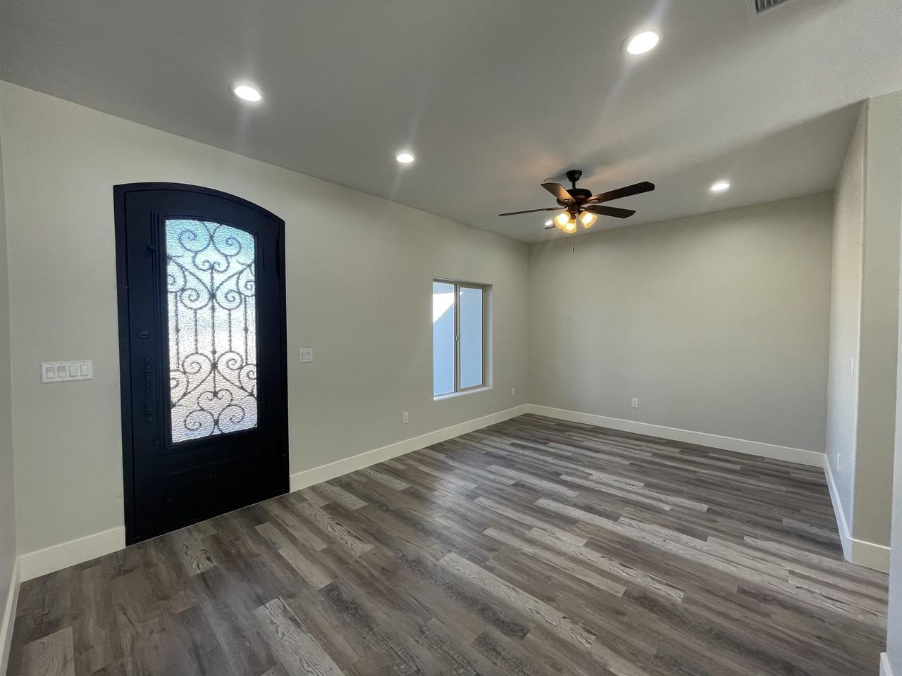9678 Denhart Avenue - Photo 5 of 28