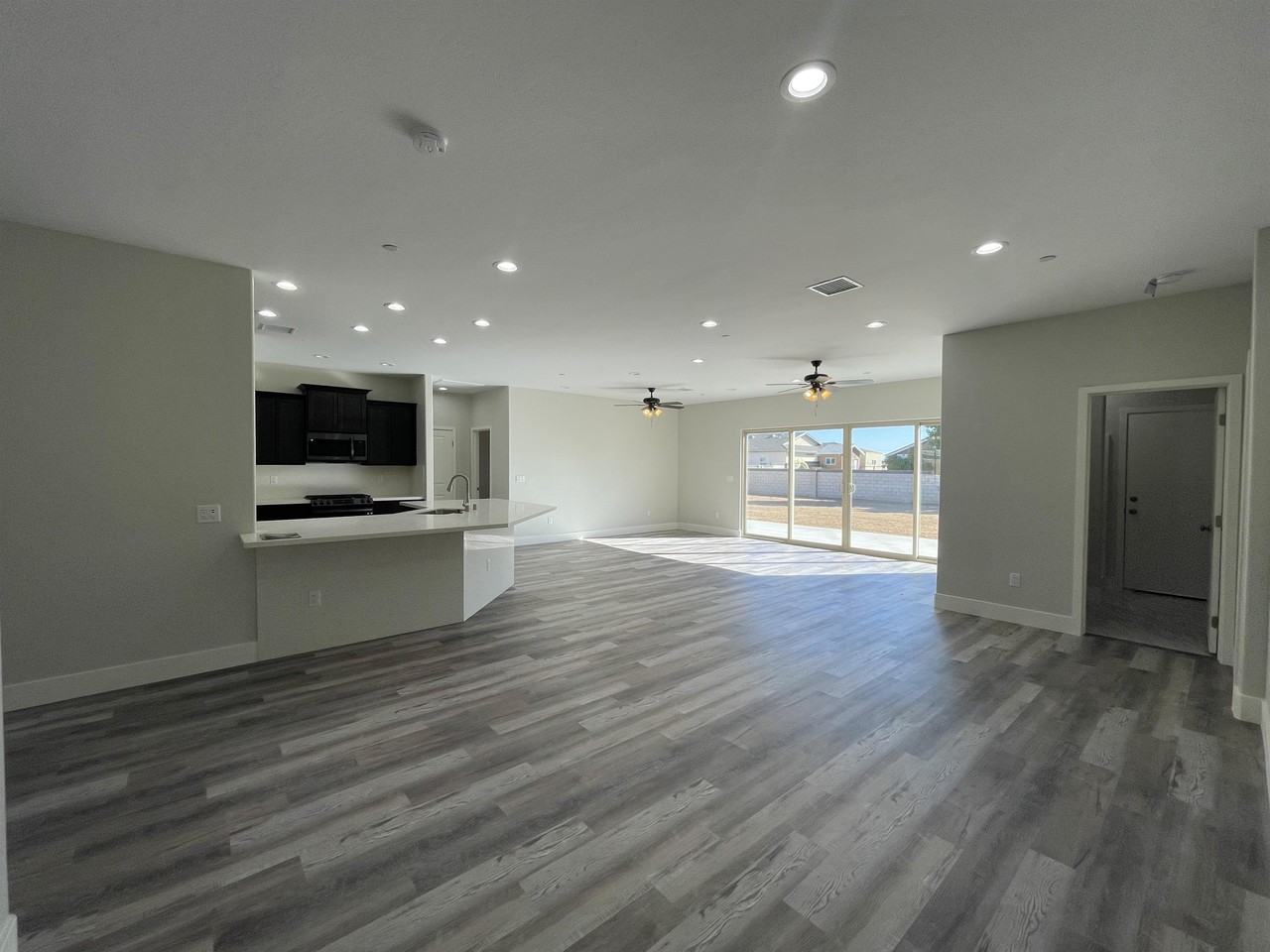 9678 Denhart Avenue - Photo 7 of 28