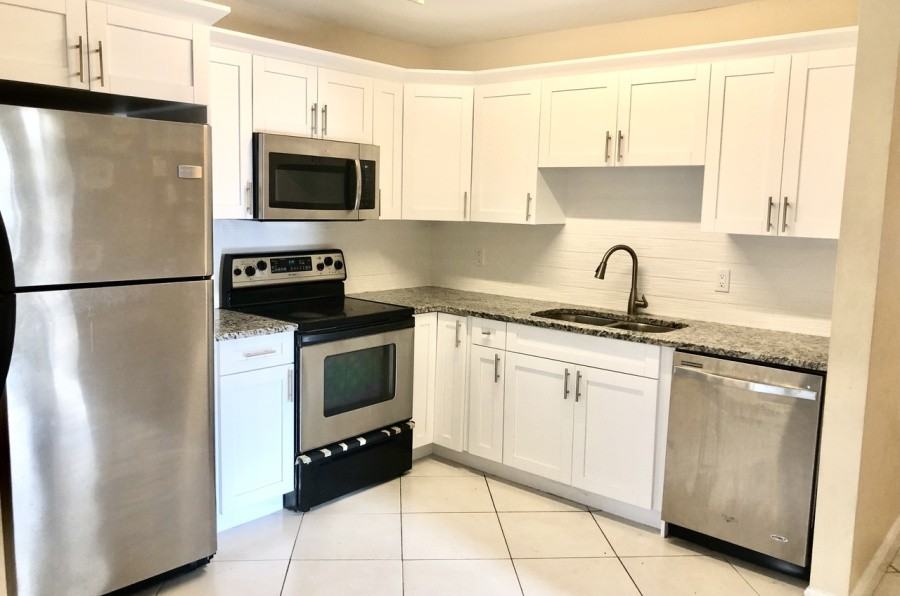 7395 Albany Rd - Photo 4 of 8