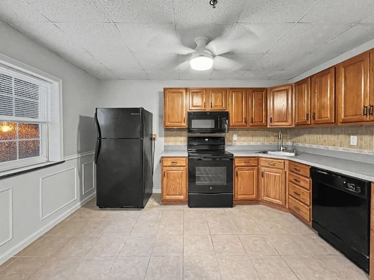 829-833 Conestoga Road - Photo 5 of 50