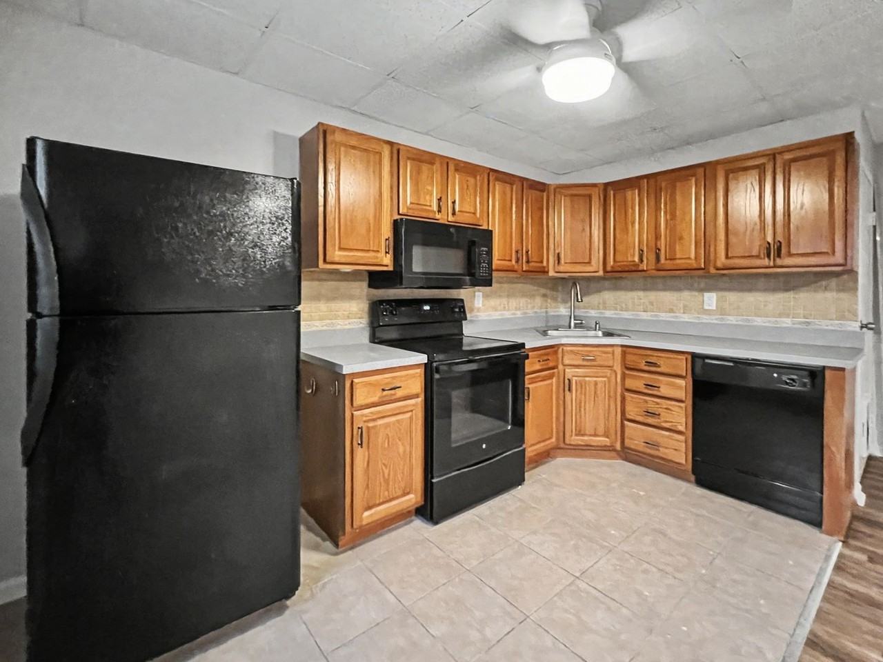 829-833 Conestoga Road - Photo 6 of 50