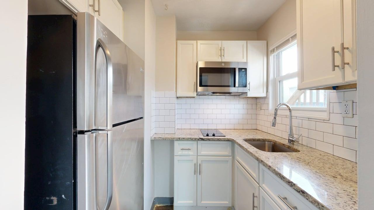 298-300 Meridian Street - Photo 2 of 32