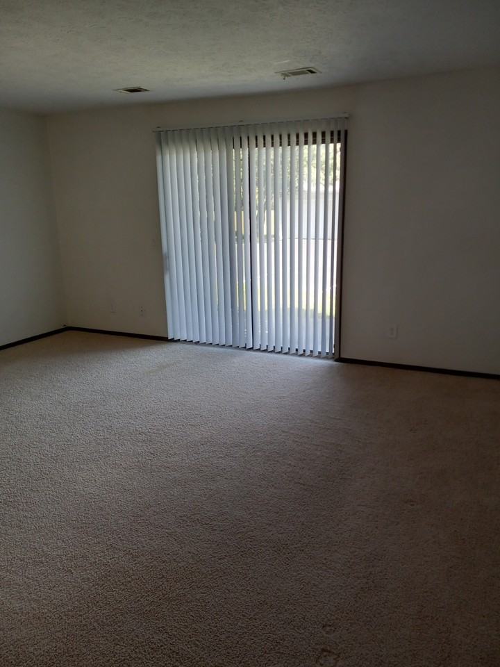 Tanglefoot Manor - Photo 5 of 11