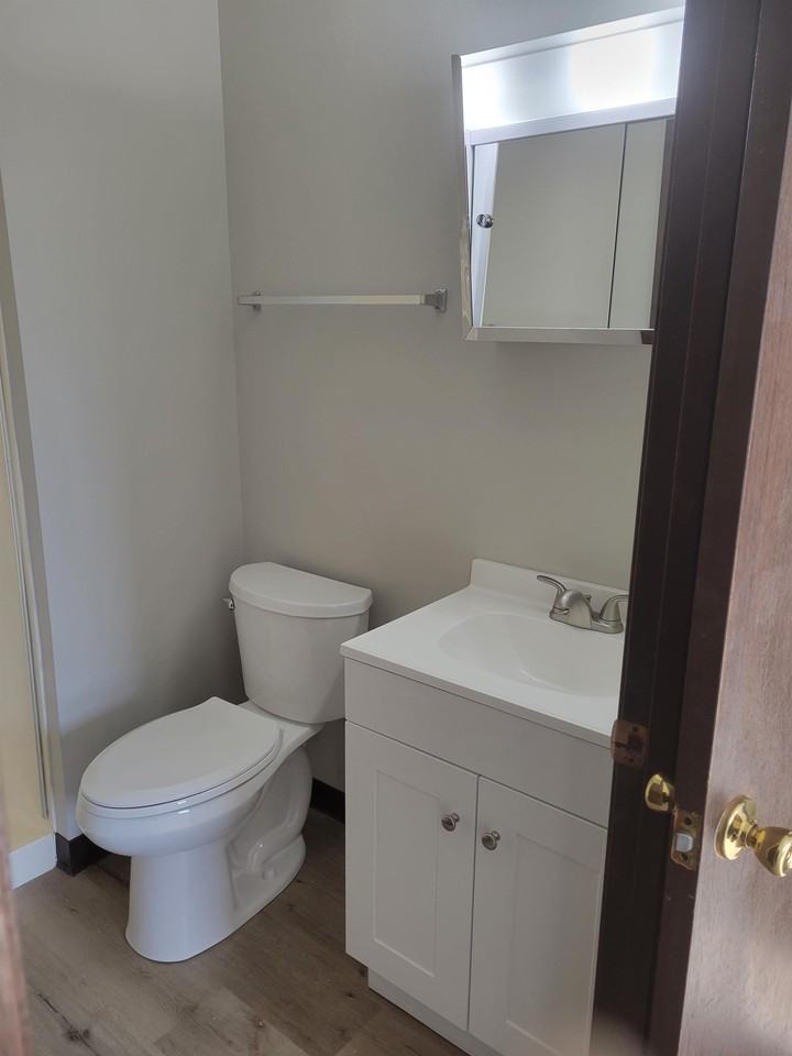 Tanglefoot Manor - Photo 7 of 11