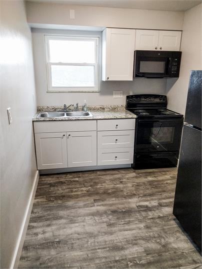 639 Russian Street - Photo 3 of 32