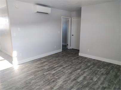 639 Russian Street - Photo 4 of 32