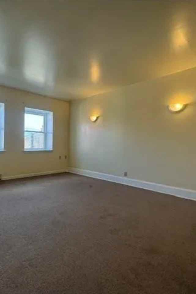 212 N 6th St - Photo 3 of 7