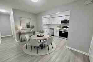 featured image of 801 N Halstead St