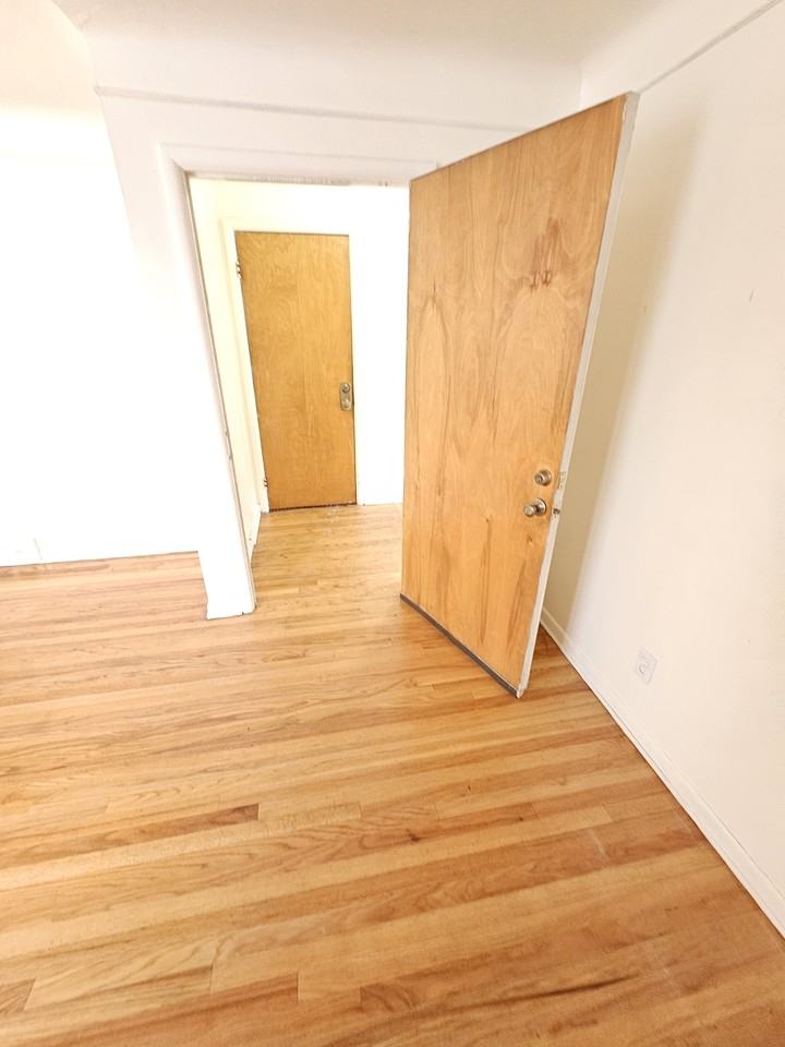 20643 Stratford Road - Photo 4 of 11