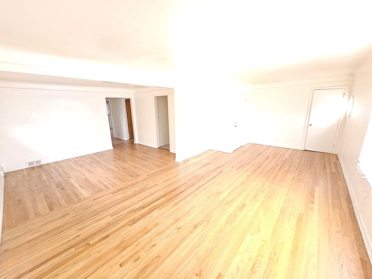 20643 Stratford Road - Photo 5 of 11