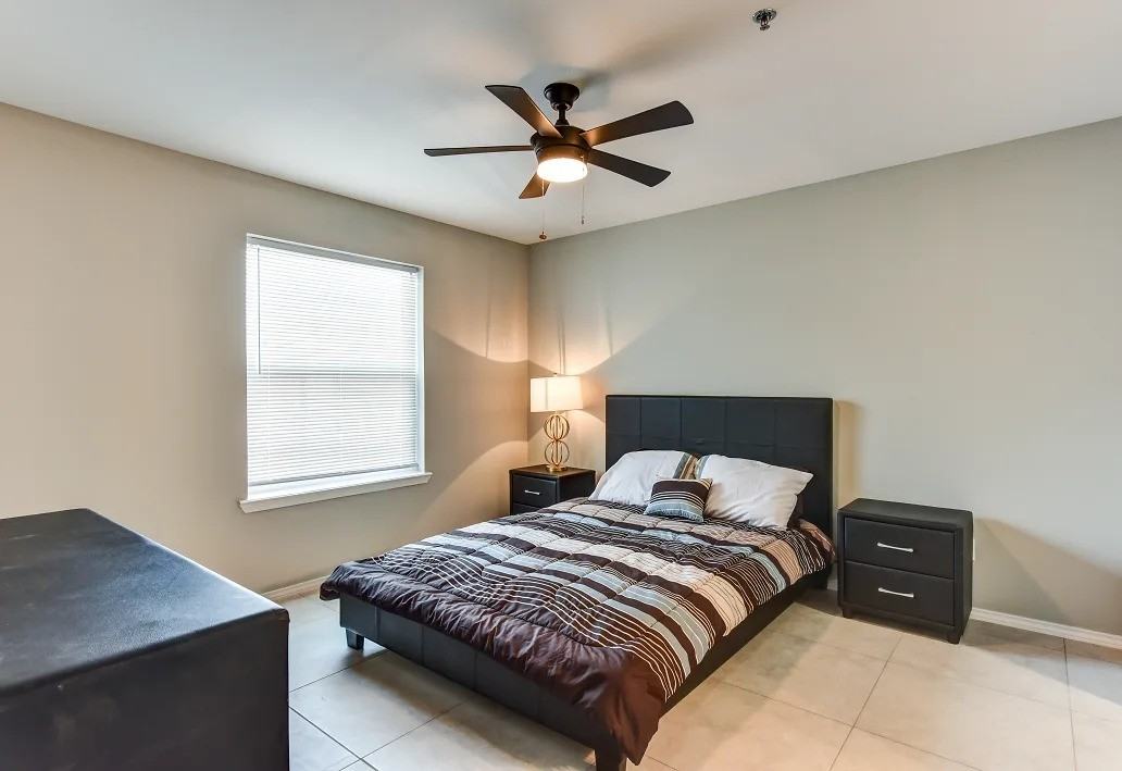 Mercedes Place Apartments - Photo 5 of 50