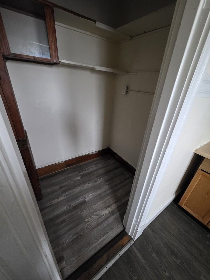 Belmont Avenue 228 - Photo 2 of 8