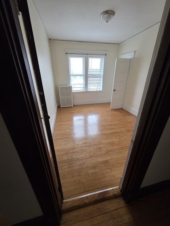 Belmont Avenue 228 - Photo 6 of 8