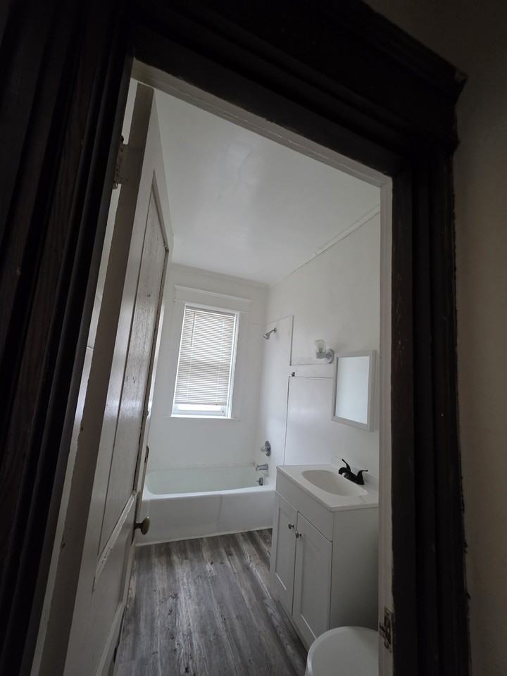 Belmont Avenue 228 - Photo 7 of 8