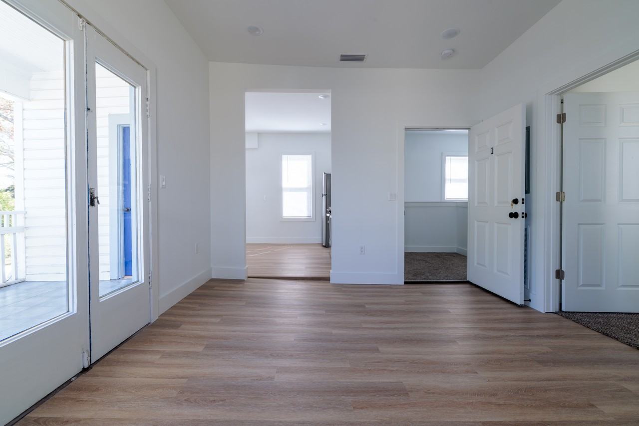 428 East 6th Street - Photo 3 of 26