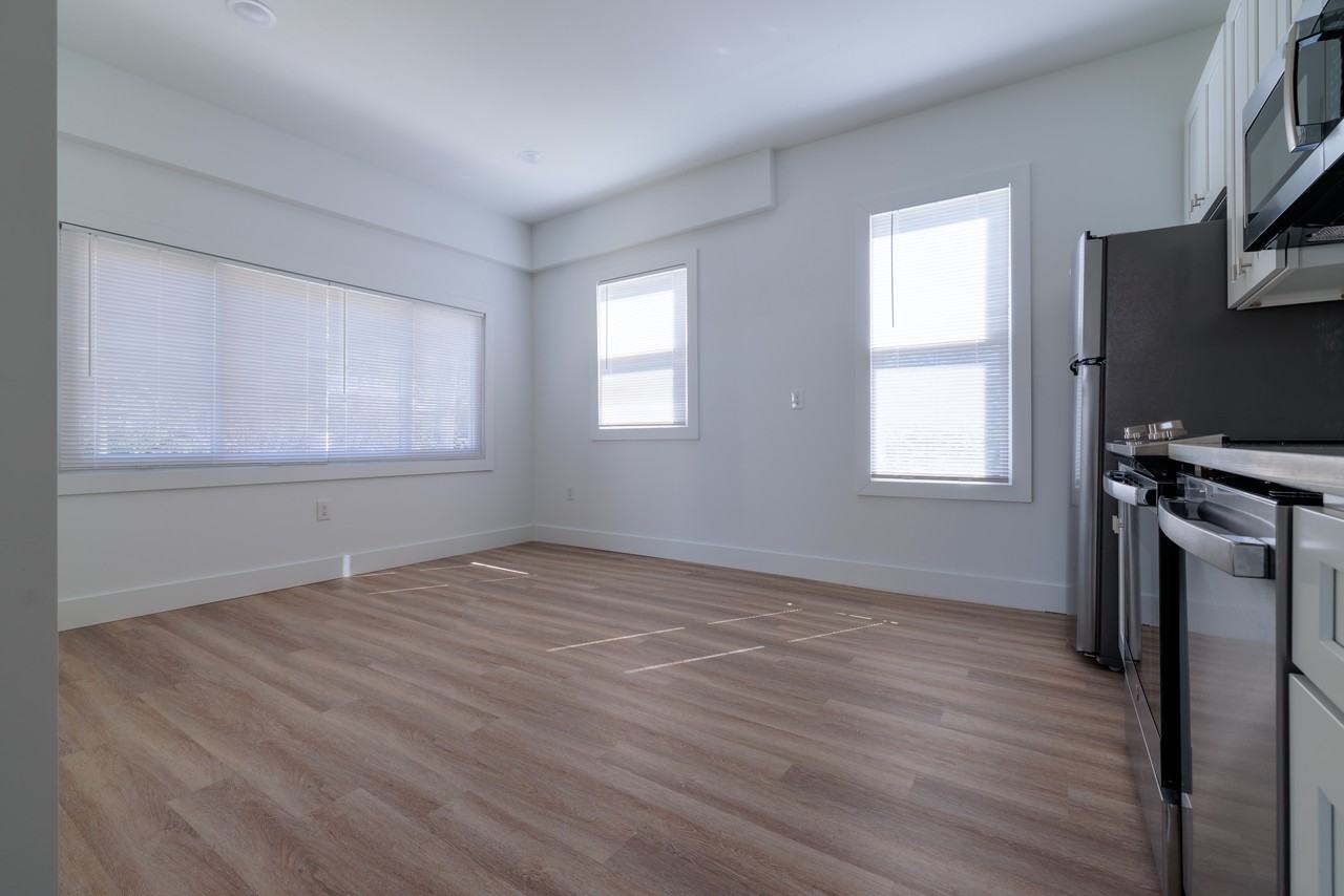 428 East 6th Street - Photo 5 of 26