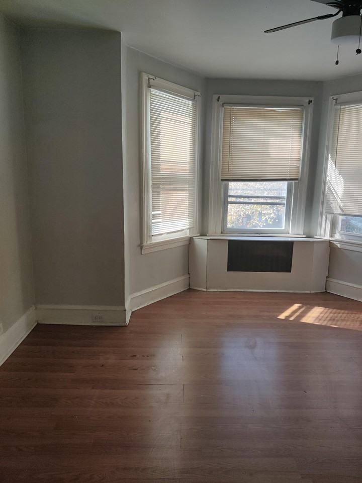 5731 North 12th Street - Photo 3 of 35