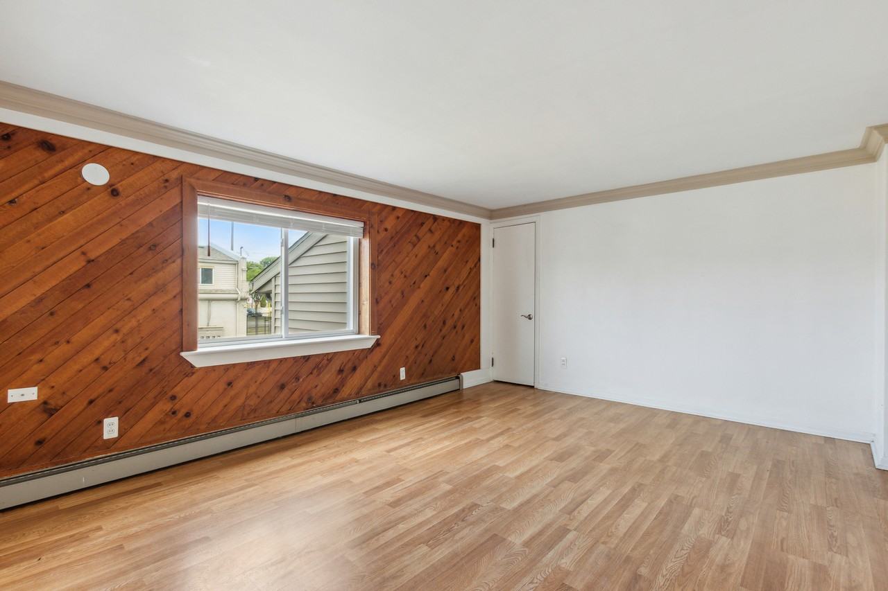 26324 Harper Avenue - Photo 4 of 36