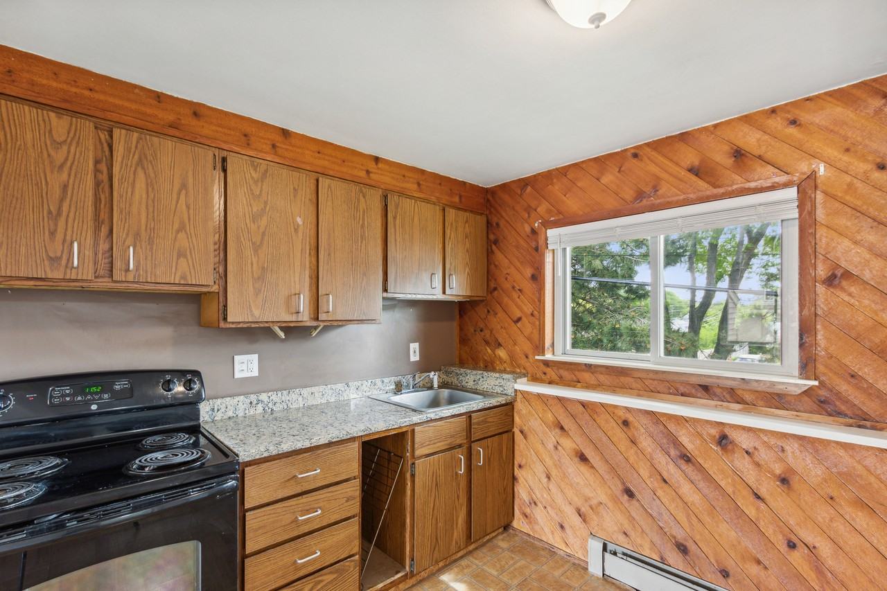 26324 Harper Avenue - Photo 7 of 36