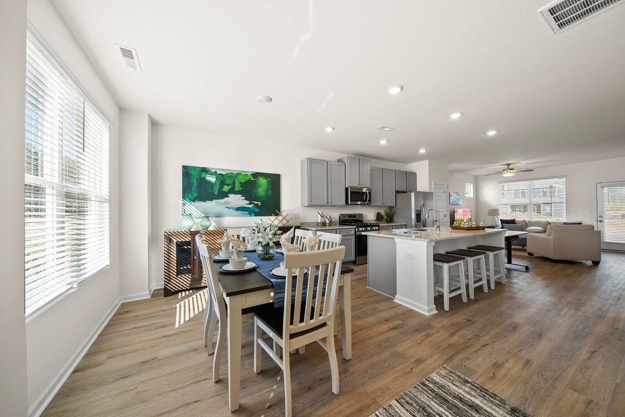 1022 1022 Alma Railway Drive - Photo 2 of 27