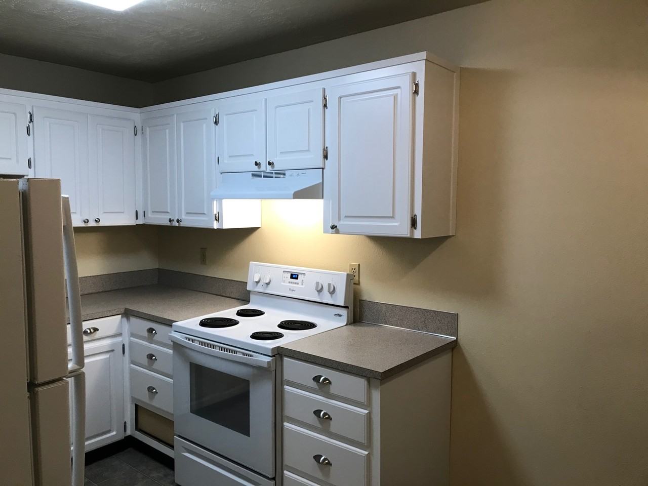 Village Square Apartments - Photo 3 of 24