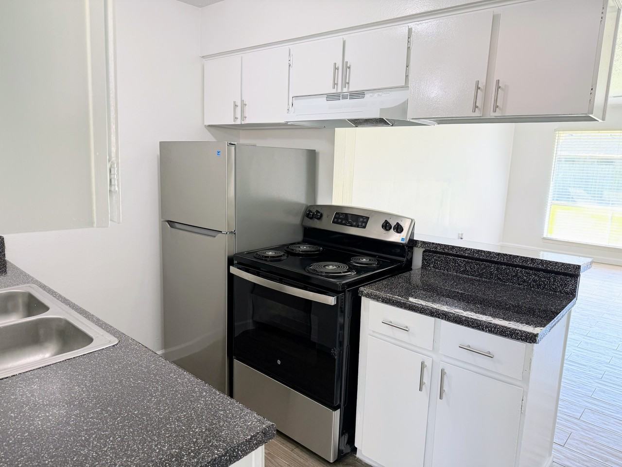 Luna Bay Townhomes - Photo 2 of 14