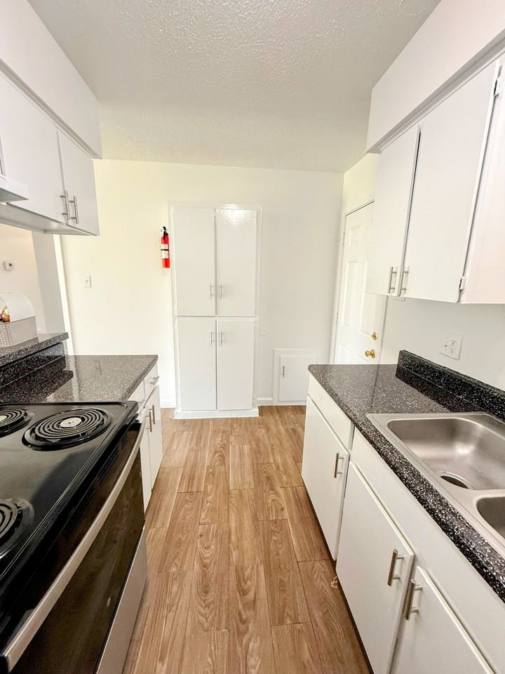 Luna Bay Townhomes - Photo 3 of 14