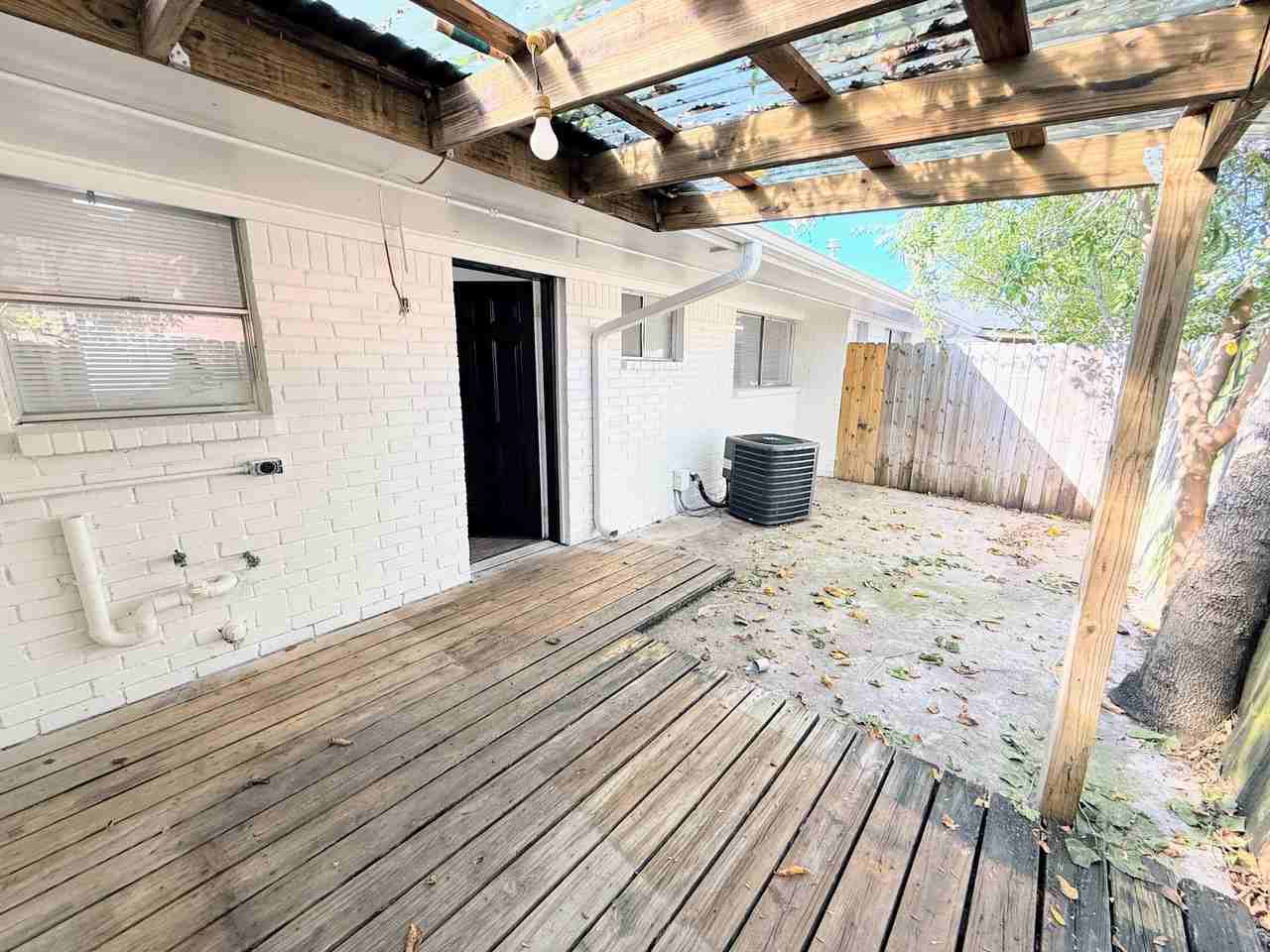 Luna Bay Townhomes - Photo 7 of 14