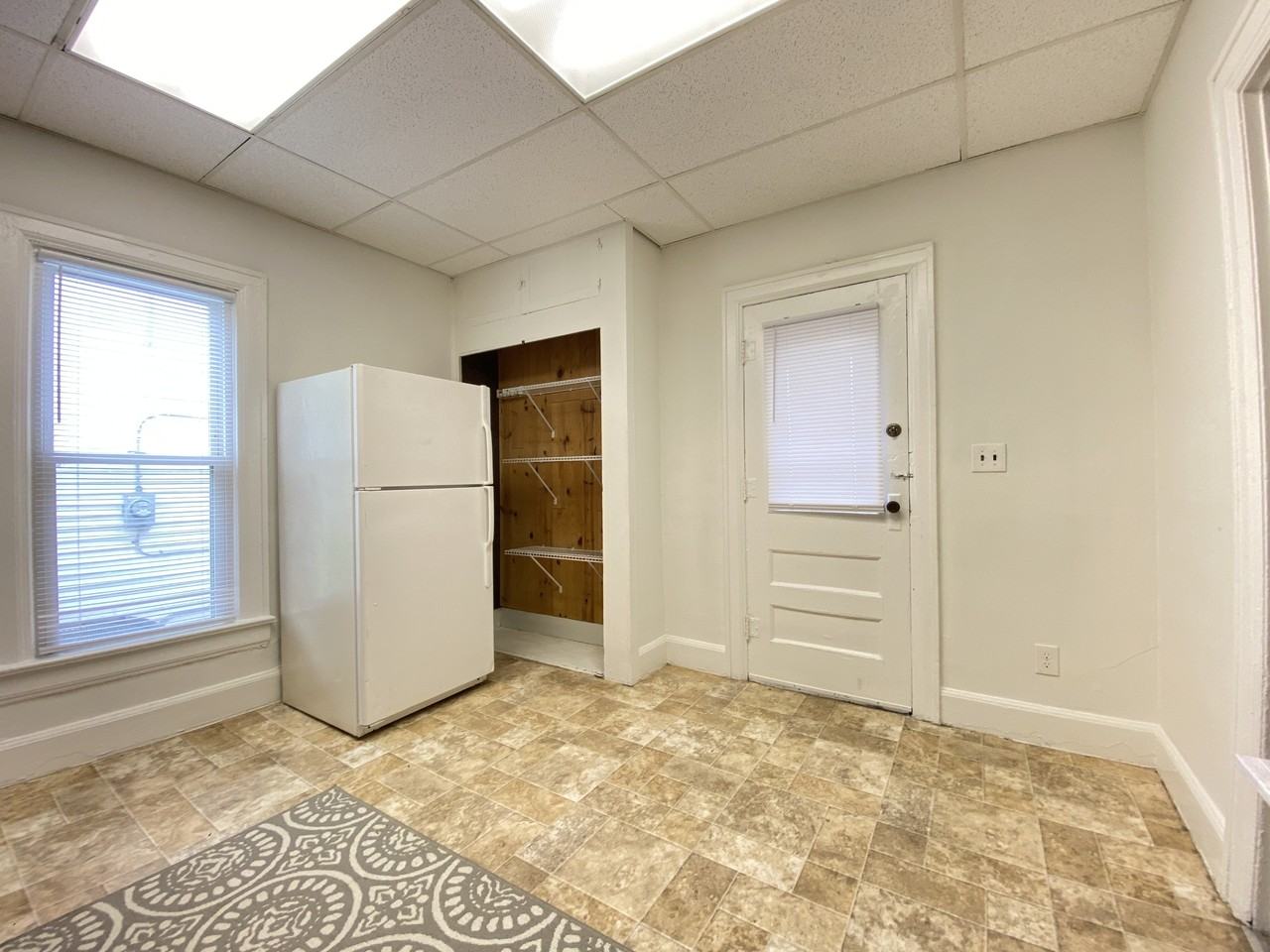 1410 Philips Ave - Photo 2 of 32