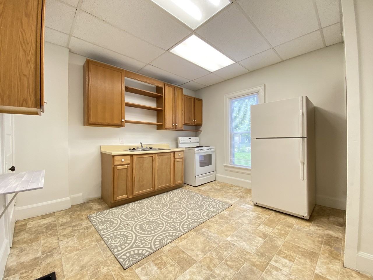 1410 Philips Ave - Photo 3 of 32