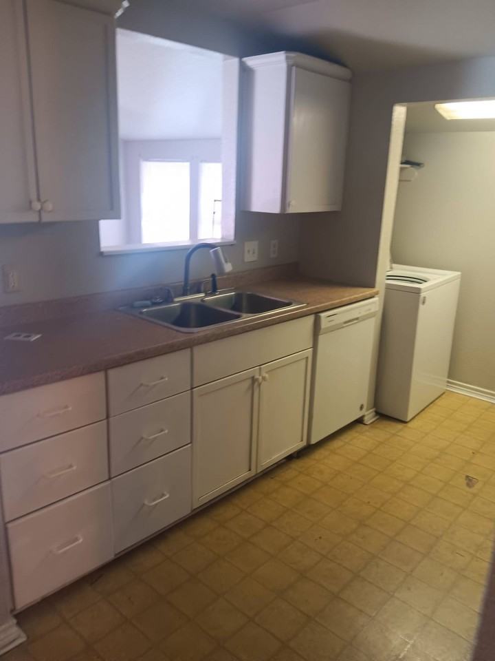 Bonny Apartments - Photo 2 of 7