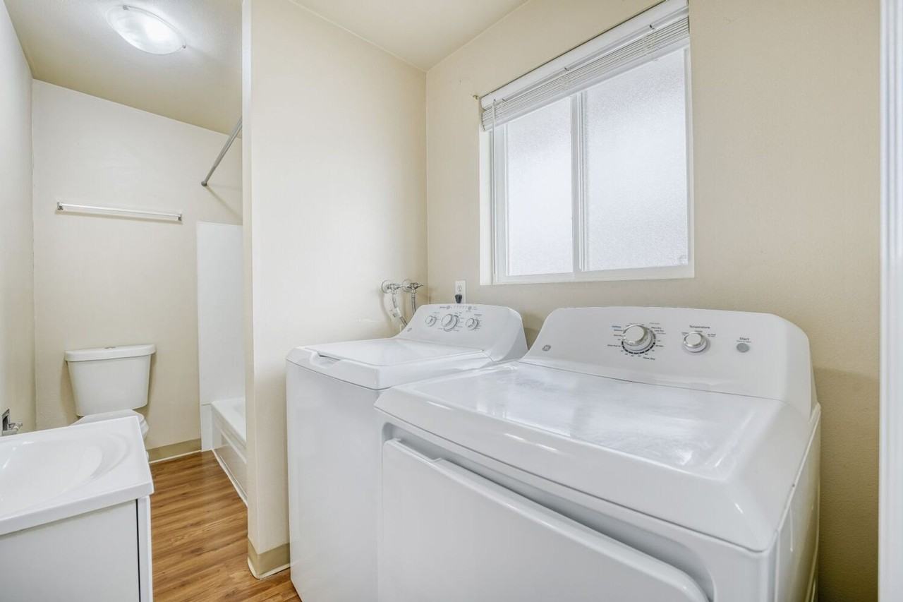 639 Kent - Photo 4 of 10