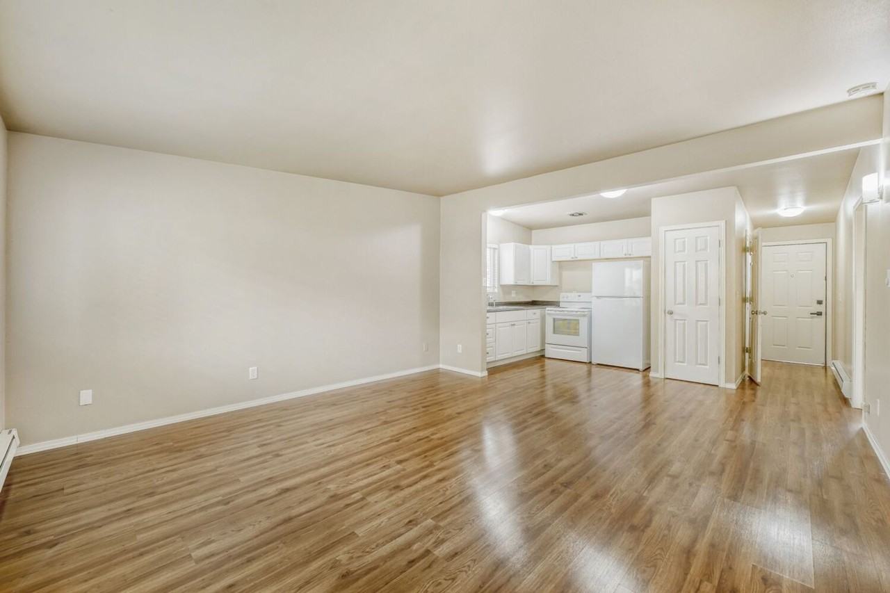 639 Kent - Photo 6 of 10