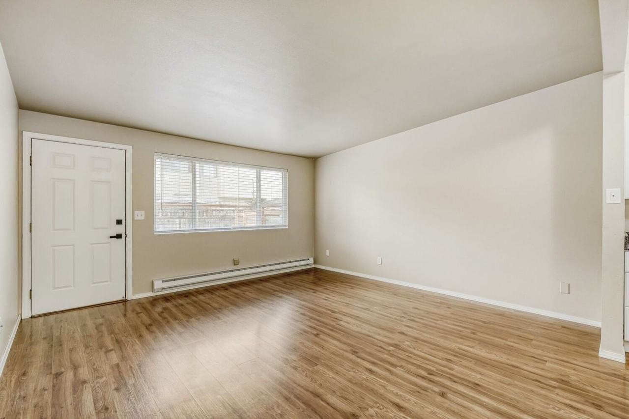 639 Kent - Photo 7 of 10