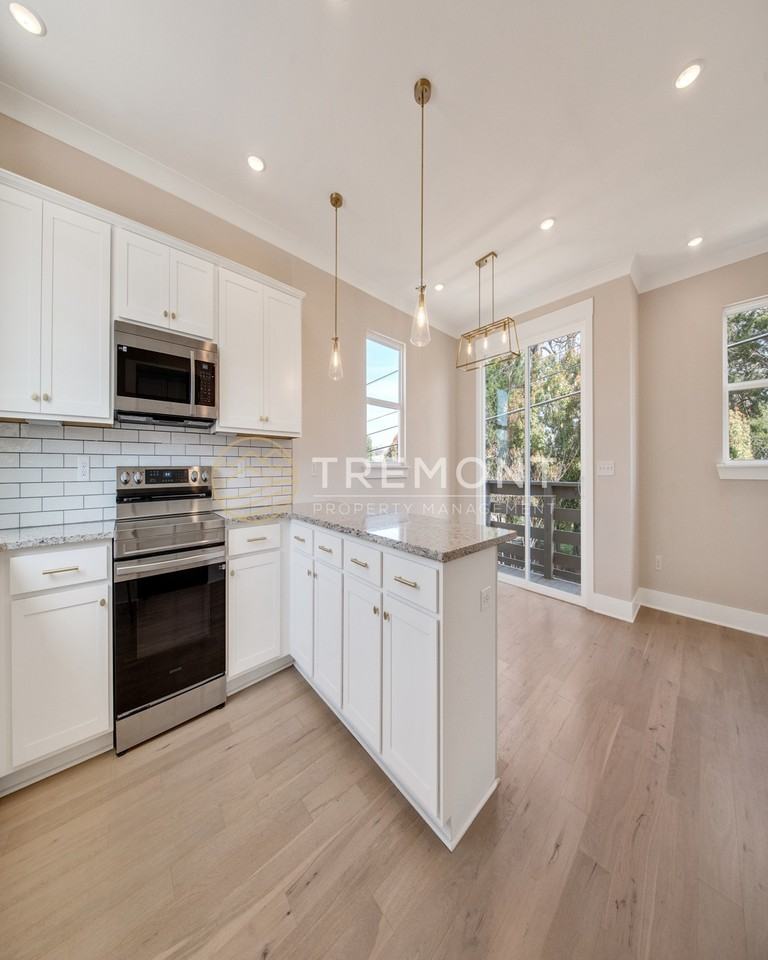 1215 J Andrews Pl #1 - Photo 7 of 19