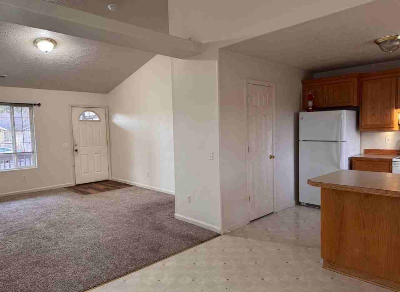 655 Arthur Ave - Photo 4 of 12