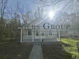 featured image of 557 W Spring St