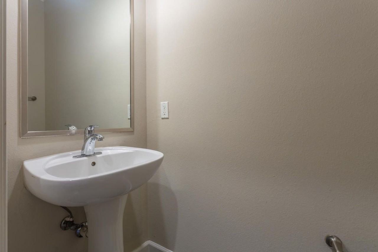 114 Southhaven Cir - Photo 7 of 47