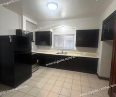 featured image of 1921 Clark St