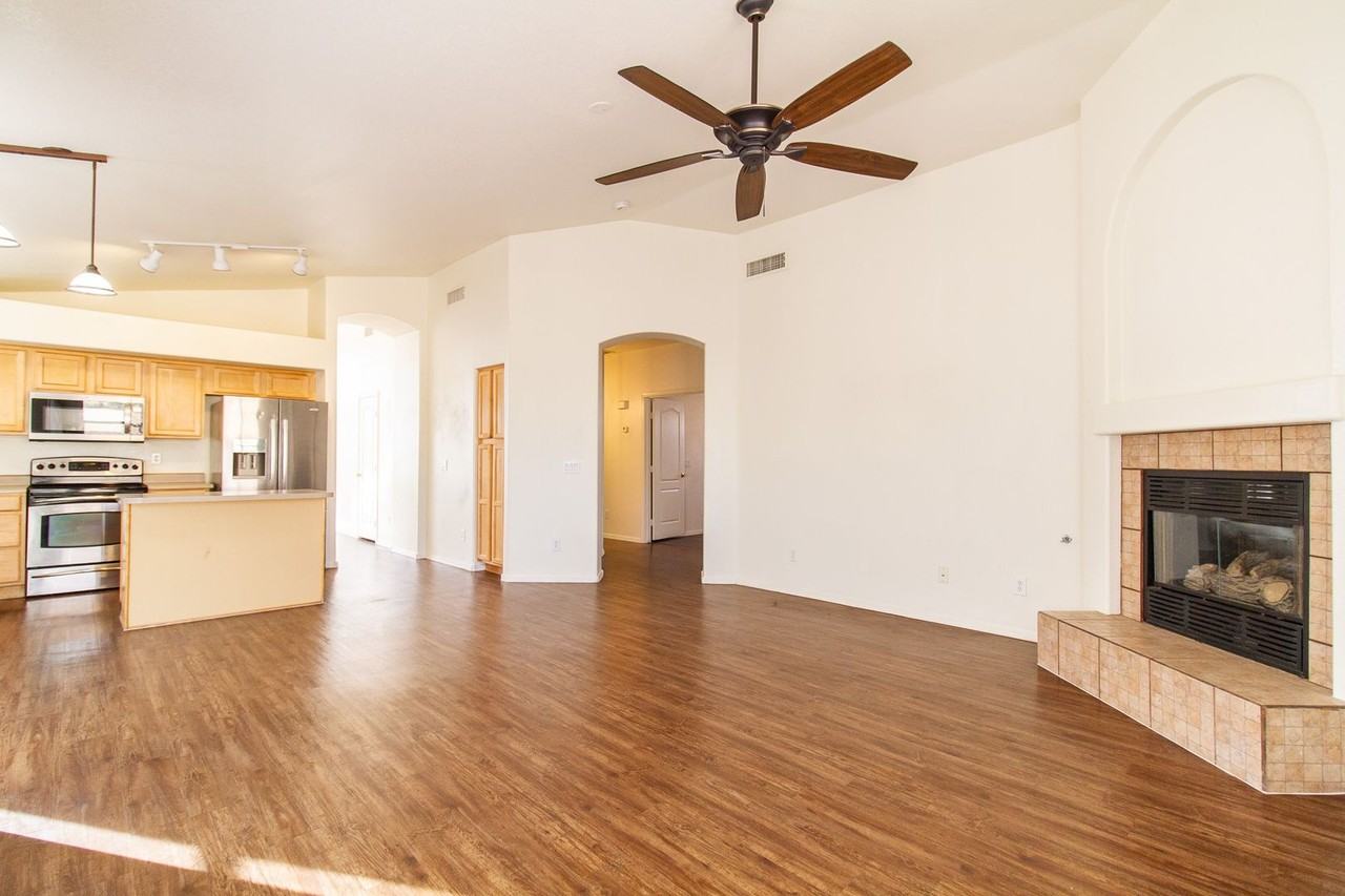 9458 E Plana Ave - Photo 5 of 15