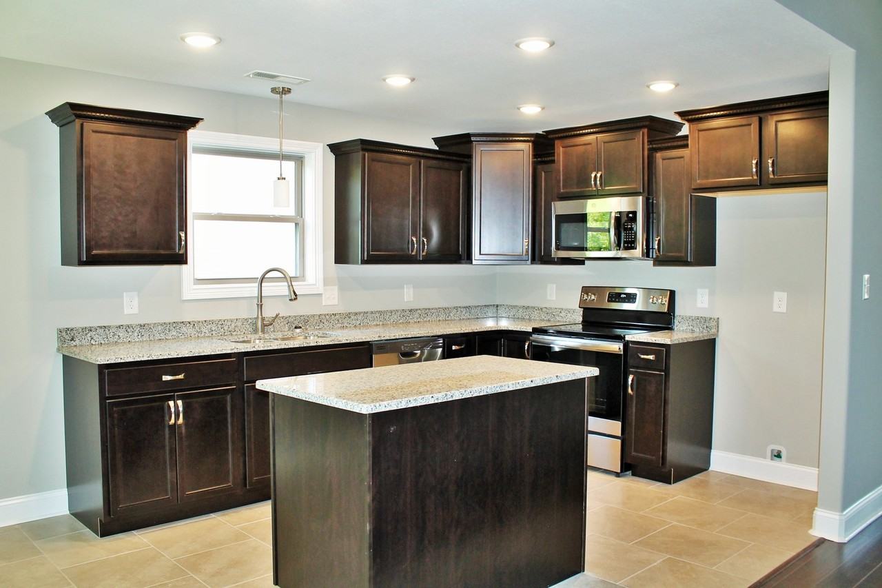 257 Azalea Dr - Photo 2 of 18