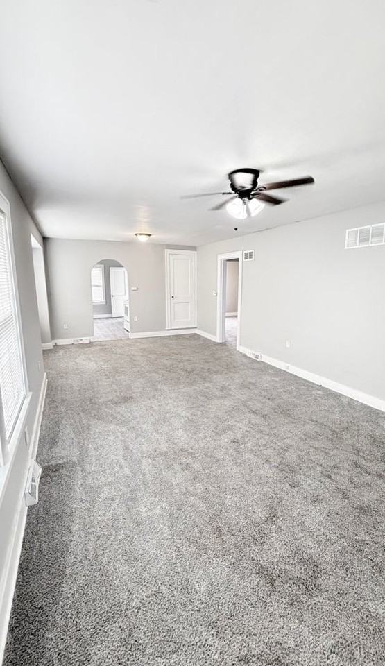 2114 S Scott Ave - Photo 2 of 14