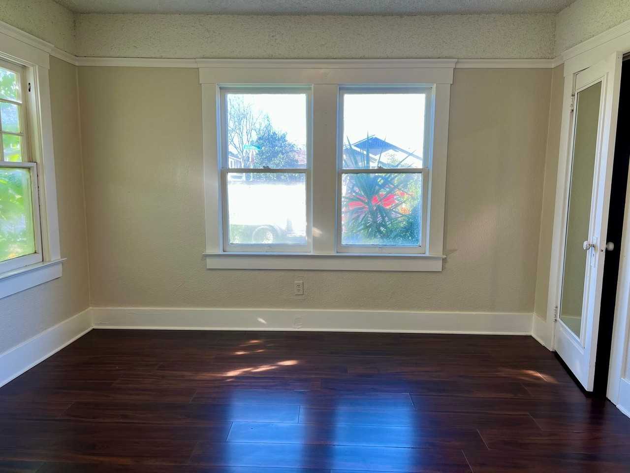 1042 N Harrison Ave - Photo 7 of 13