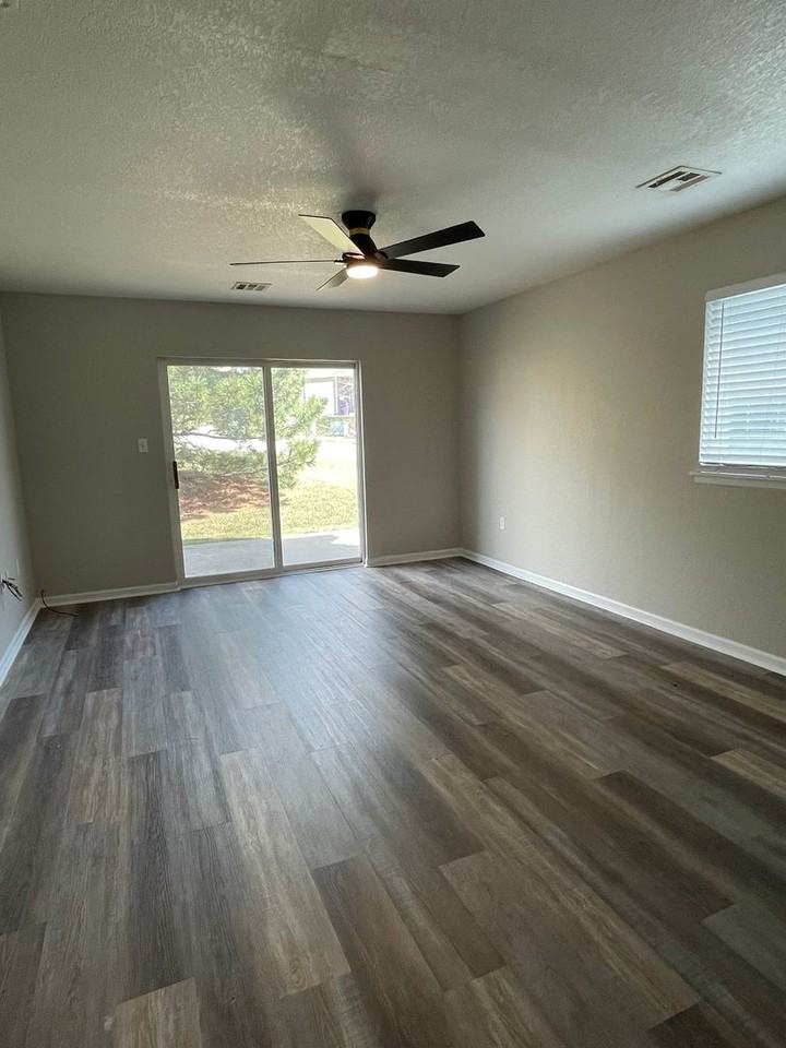 1100 Newfoundland Dr - Photo 5 of 21