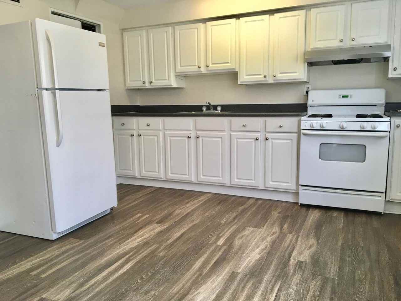 2004 Larkhall Rd - Photo 5 of 17