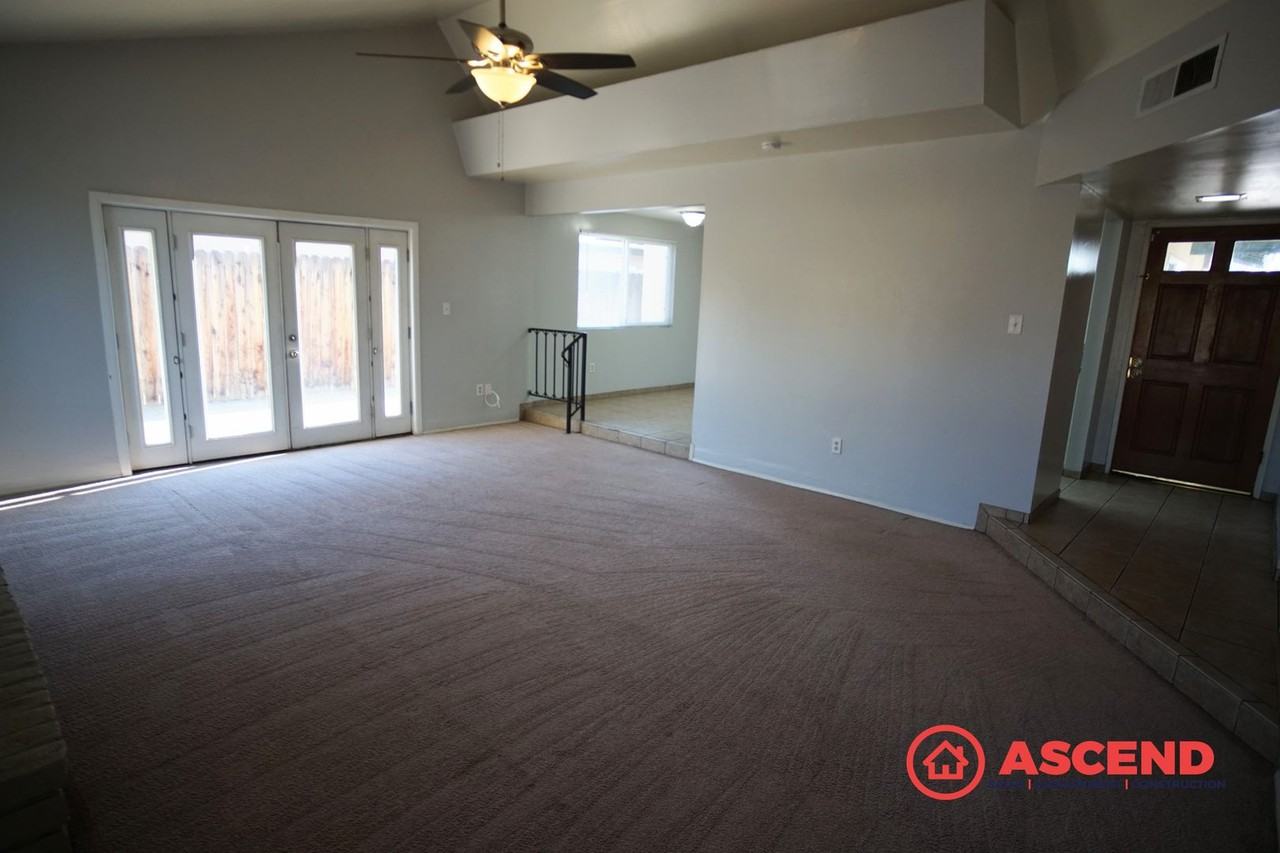 5104 Belcrest Ave - Photo 2 of 14